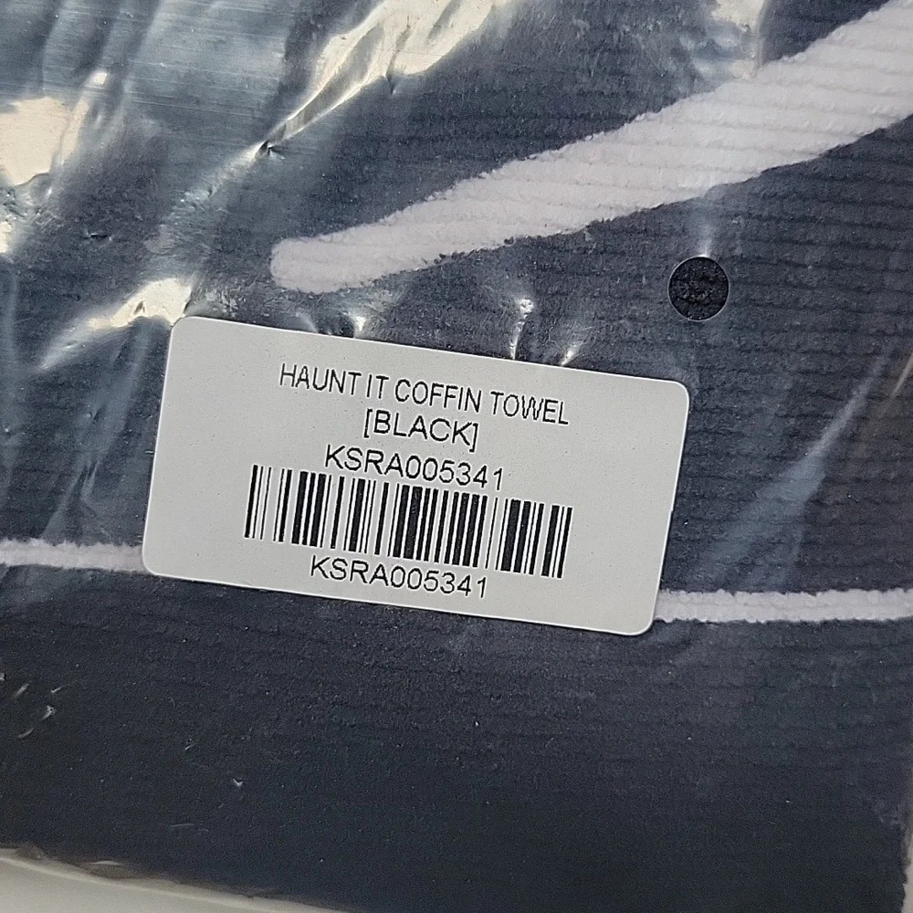 Killstar HAUNT IT COFFIN TOWEL - Picture 4 of 8